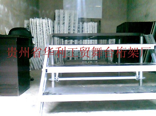 鍍鋅舞臺(tái)梯步 